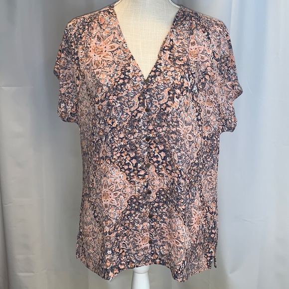 NEW! Maurices Top - Picture 1 of 12